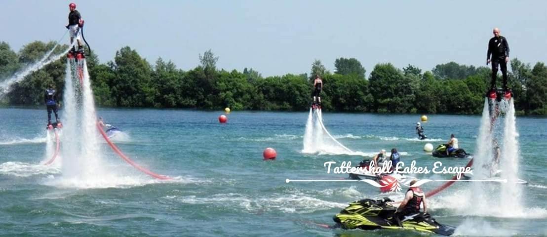 Meridian Tattershall Lakes Escape - Lakeside Lodge Caravan With A Fishing Peg Luxury Hot Tub 외부 사진