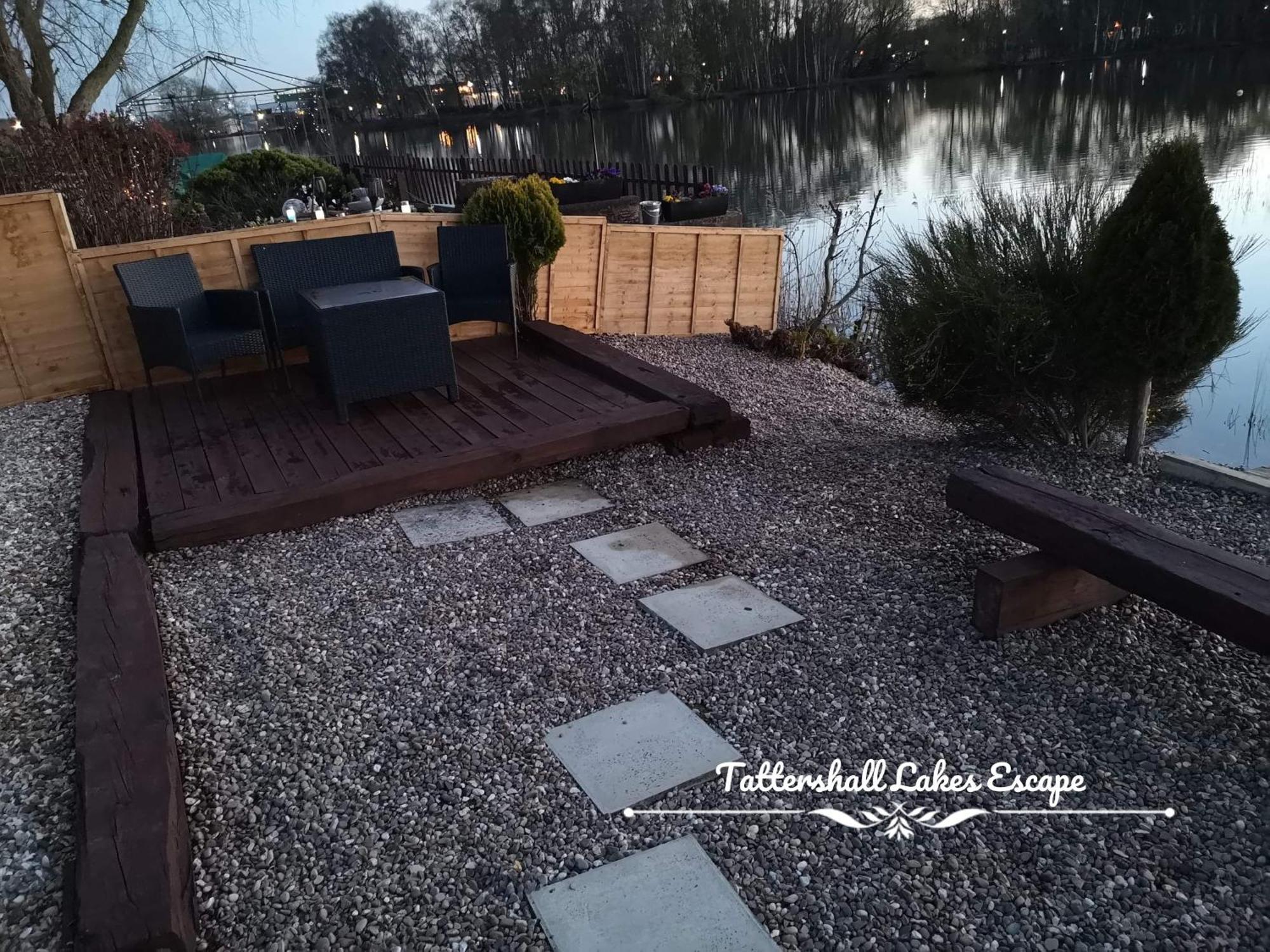 Meridian Tattershall Lakes Escape - Lakeside Lodge Caravan With A Fishing Peg Luxury Hot Tub 외부 사진